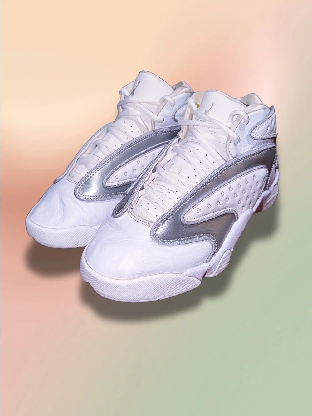 Air Jordan Women’s OG White Metallic Silver Pure Money 7W CW0907-100